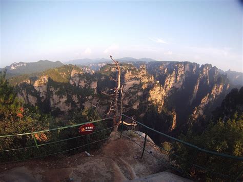 Found a good lookout spot in Wulingyuan National Park, China : travel