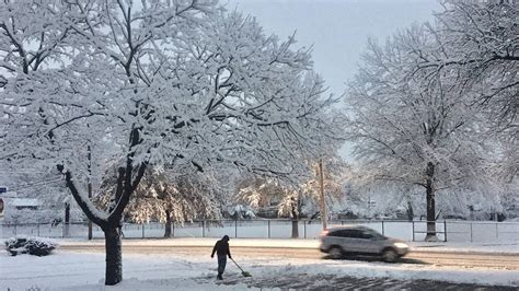 Winter storm dumps snow on Kansas City, snow will continue | The Kansas City Star