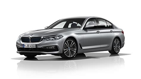 BMW 530e next-generation plug-in hybrid sedan: photos, details