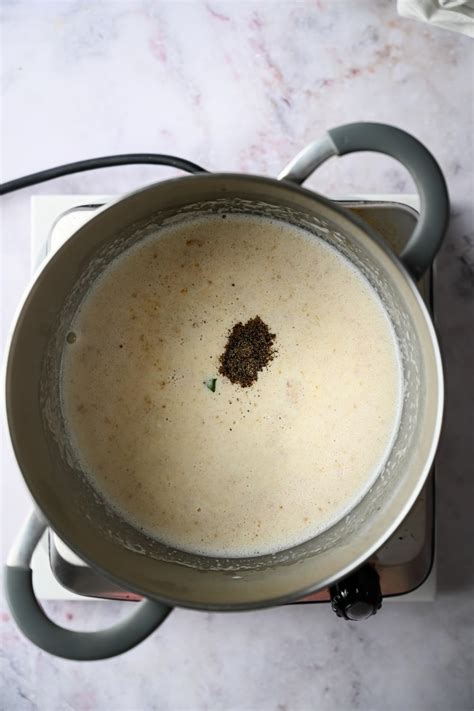 White Country Gravy Recipe Made With 5 Simple Ingredients