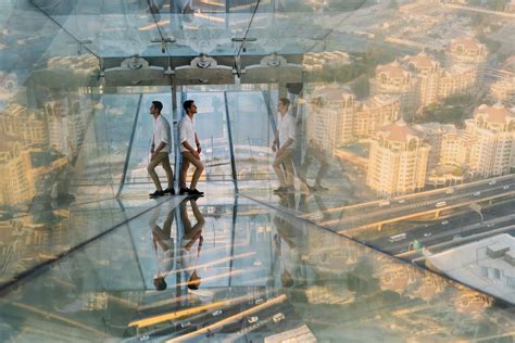 Dubai: Sky Views Eintrittskarte mit Blick auf den Burj Khalifa ...