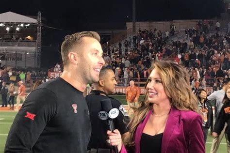 Single Holly Sonders After Divorce is ready to Mingle. Dating Boyfriend Kliff Kingsbury.