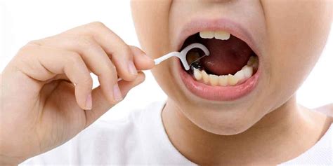 Kids Teeth Flossing in Brooklyn 11229 - Eco Dental NY - Dentist in Brooklyn 11229