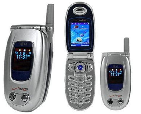 These were the classic flip phones that everyone used (and we miss them ...