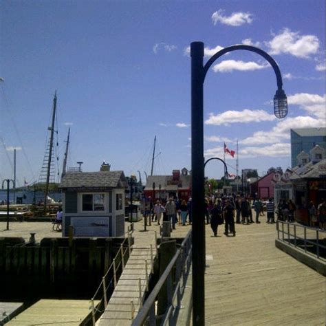 Waterfront Boardwalk - Downtown Halifax - 20 tips