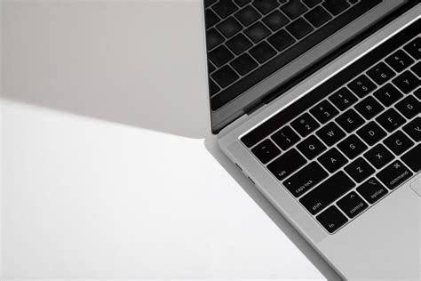 The Best MacBook Pro/Air Accessories for Freelance Graphic/web Designer ...