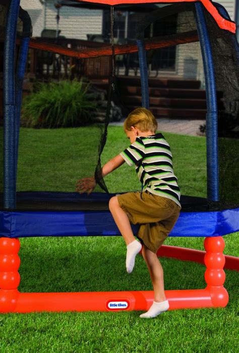 Little Tikes 7-foot Trampoline - trampolinereviews101.com