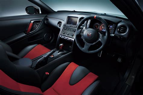 R35 Nismo Interior