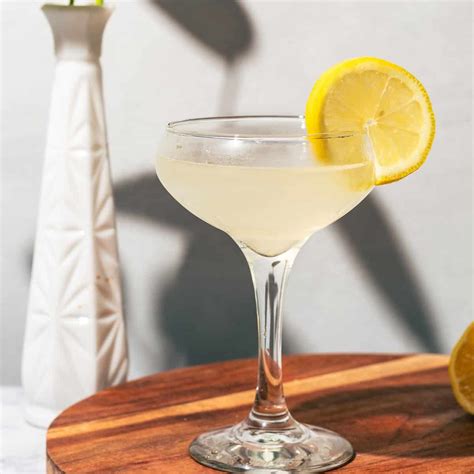 Easy 3 Ingredient Cocktail: Lemon Daiquiri