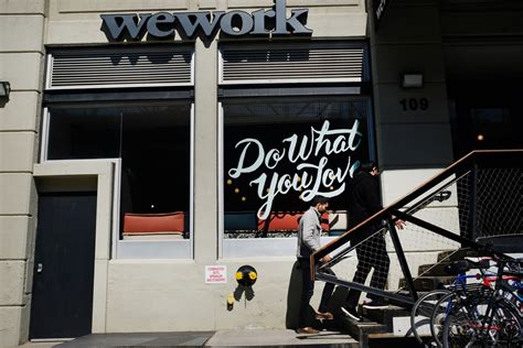 Hulu WeWork documentary: Why we fall for people like Adam Neumann - Vox