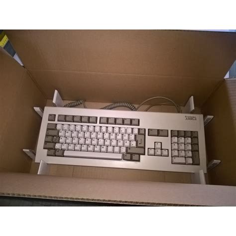 Amiga 4000 Keyboard & Accessories Cardboard