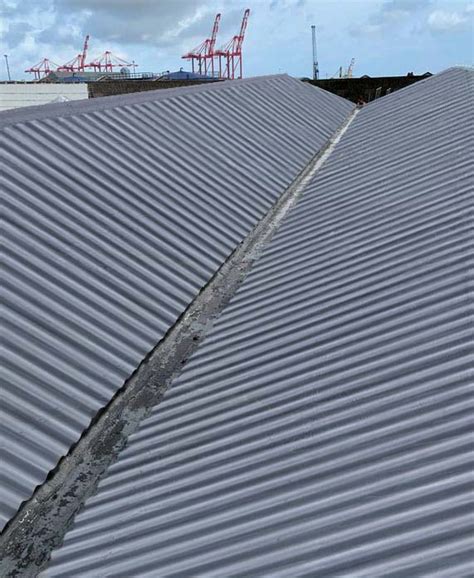 Asbestos Roof Encapsulation for Commercial Roof Applications