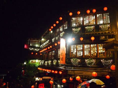 Jiufen Ah Mei Tea House: Day and Night - omnivoreadventure