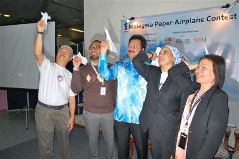 1M Paper Airplane Contest challenge! - Citizens Journal