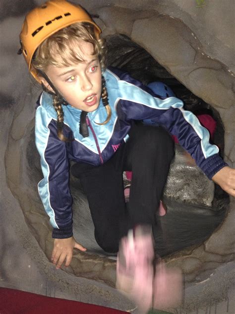 Caving and climbing – Y4 Robinwood