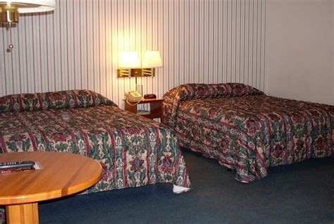 BAY MOTEL - Updated 2018 Prices & Hotel Reviews (Green Bay, WI ...