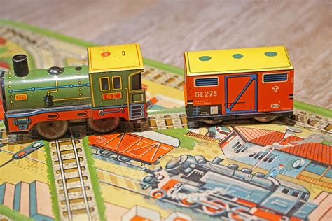 Vintage 1940s Marke Technofix Tin Litho Wind Up Toy Train Set | Etsy