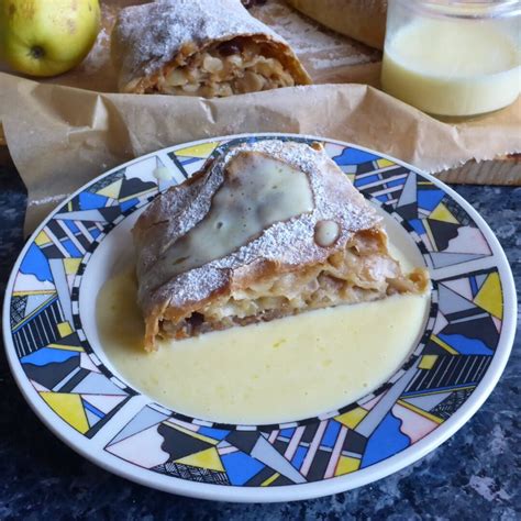 Apfelstrudel With Vanilla Sauce Recipe - Ester kocht