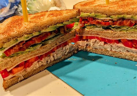 BLT Bacon Lettuce and Tomato Sandwich : r/Sandwiches