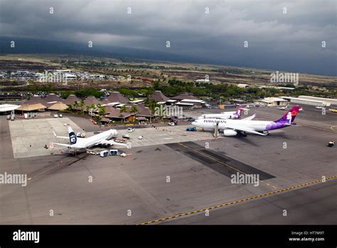 Island airport tropical hi-res stock photography and images - Alamy