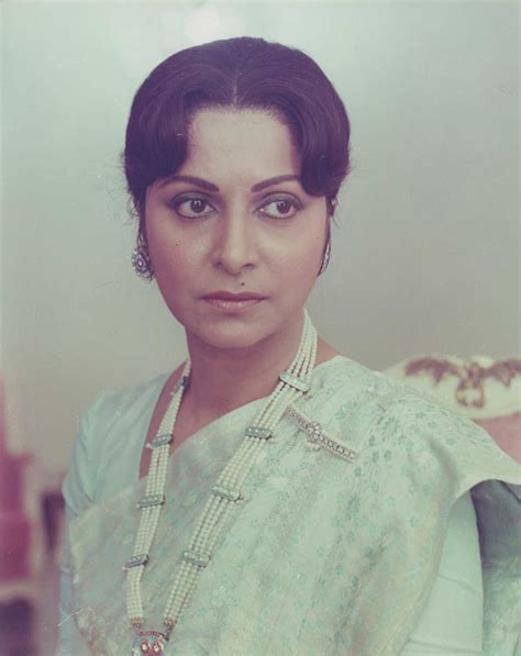 Just 30 Vintage Photos Of Waheeda Rehman That Are An Ode To Her Timeless Beauty