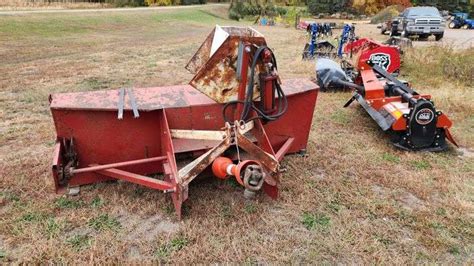 8’ Single Stage Snowblower with Hydraulic Reflector, 3pt Hookup, 540 PTO - Fragodt Auction and ...