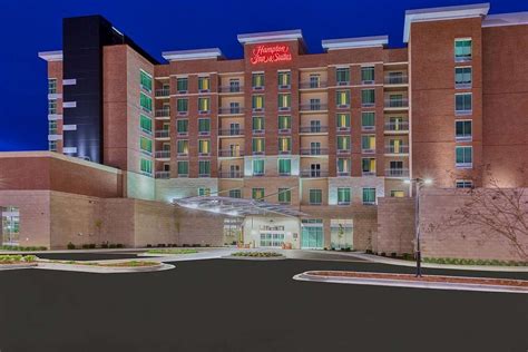 HAMPTON INN & SUITES DOWNTOWN OWENSBORO/WATERFRONT $110 ($̶1̶4̶6̶ ...