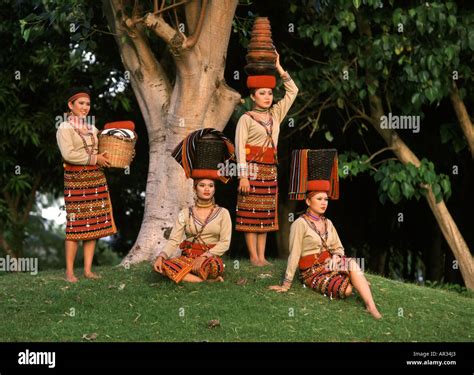 Igorot people hi-res stock photography and images - Alamy