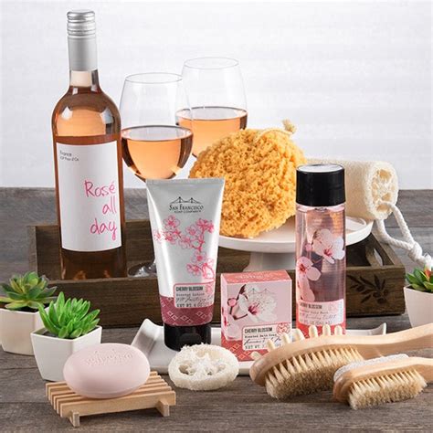 Classic Spa Gift Basket by GourmetGiftBaskets.com