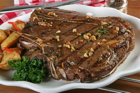 Different Ways of Cooking Chuck Steak | Livestrong.com