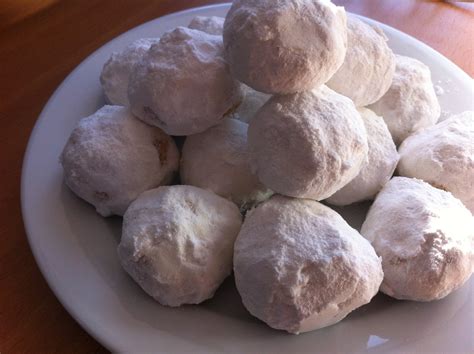 Kourabiedes Greek Christmas Butter Cookies - Greek Recipes | Greek Food — Greek-Recipe.com