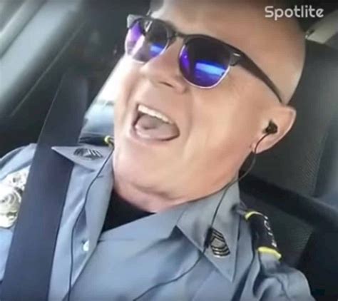 Police officer shows off remarkable voice singing Lionel Richie classic