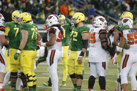 Oregon Ducks vs. Oregon State Beavers: Who has the better 2017 football ...