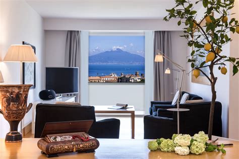 Rooms and Suites - Hilton Sorrento Palace Accommodation