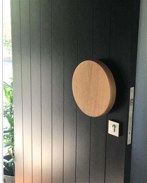 A huge thanks to Belinda for sharing this photo of the 'Large Round'. Finished, fitted and ...