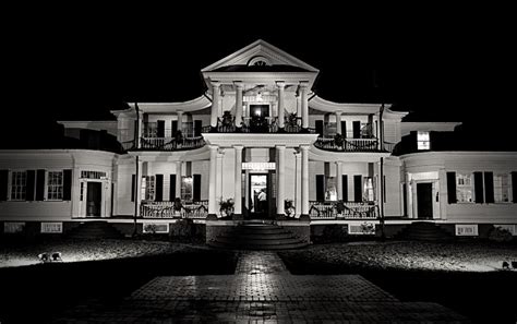 9 Most Haunted Hotels in Virginia | Haunted Rooms America