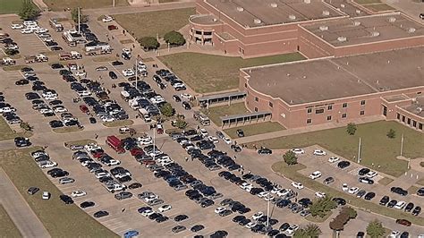 Photos of Active Shooter Situation at Mansfield Timberview High School ...