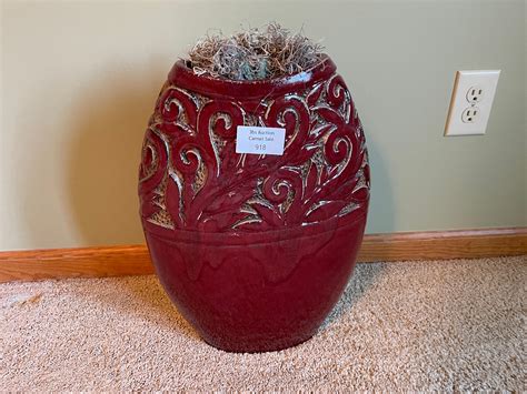 Lot - Decorative Vase