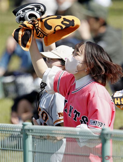 Baseball: Japan's preseason returns to cheers