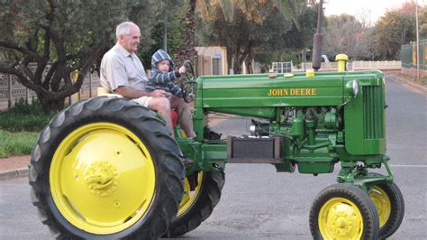 John Deere 40 – Antique Tractor Blog