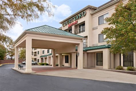 Photos of Courtyard Topeka | Hotel Topeka KS