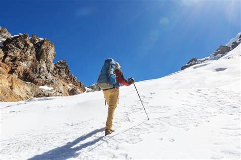 Premium Photo | Hiking scene in cordillera mountains, peru