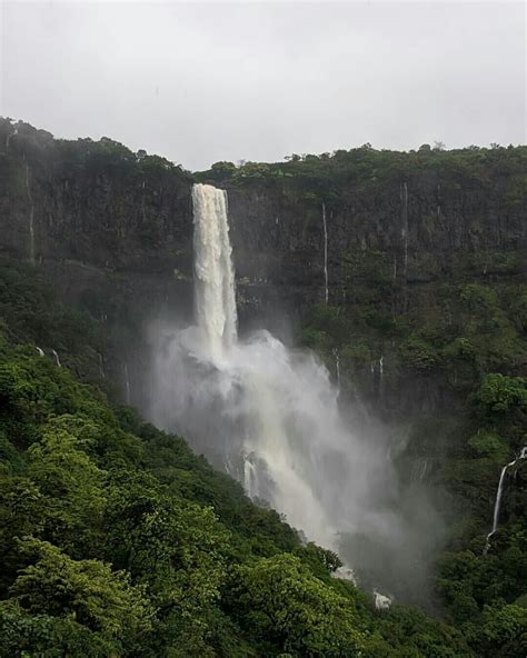 Vajrai waterfall Satara | Waterfall, Waterfall paintings, Nature ...