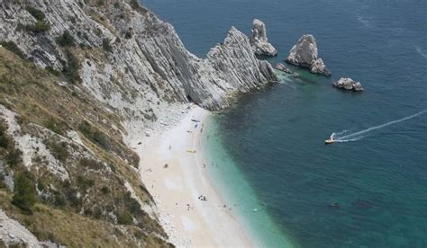 The Best Beaches in Le Marche, Italy | The Italian On Tour - Small ...