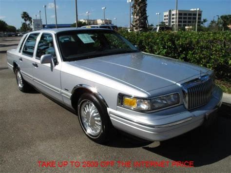 1996 Lincoln Town Car Cartier Designer for Sale in Fort Myers, Florida Classified ...