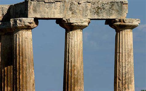 What is a Doric? A Doric is a style of Roman and Greek column with very simple tops.