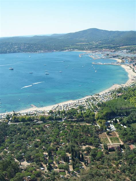 Luchtfoto's van de Camping de la Plage in Grimaud