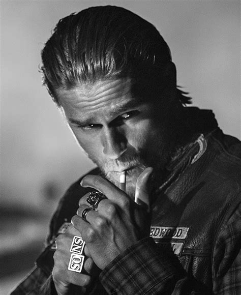 Charlie Hunnam Soa