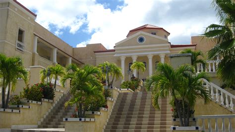 Why the American University of the Caribbean (AUC)? – Diary of a Caribbean Med Student