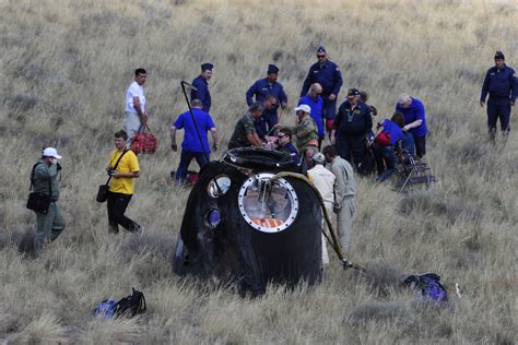 Space in Images - 2012 - 07 - Soyuz landing